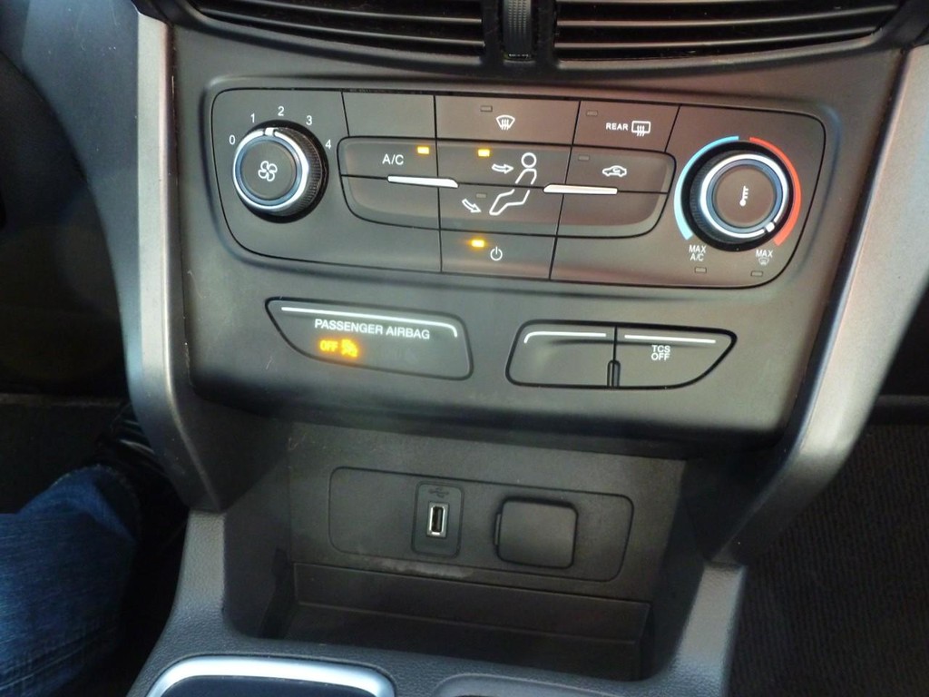 Ford Escape Vehicle Full-screen Gallery Image 14