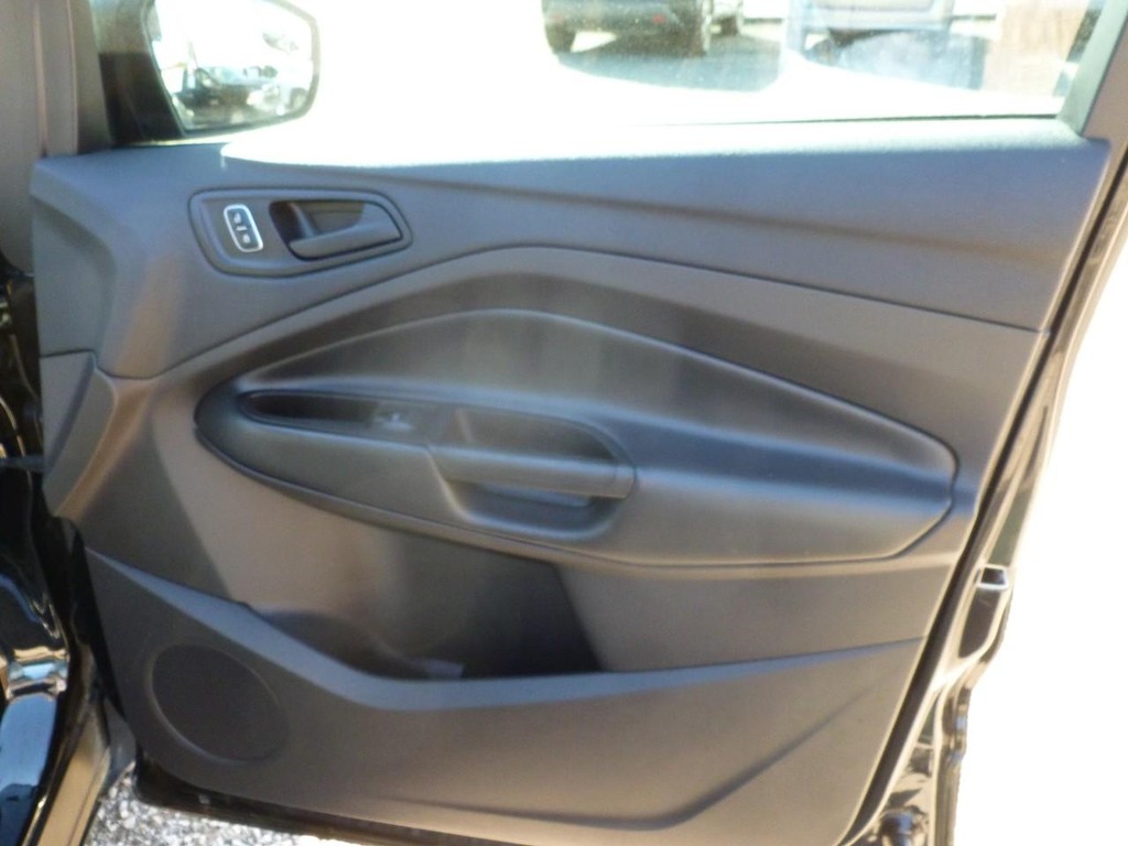 Ford Escape Vehicle Full-screen Gallery Image 20