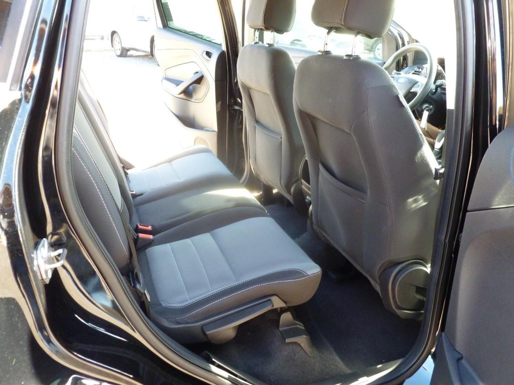 Ford Escape Vehicle Full-screen Gallery Image 22