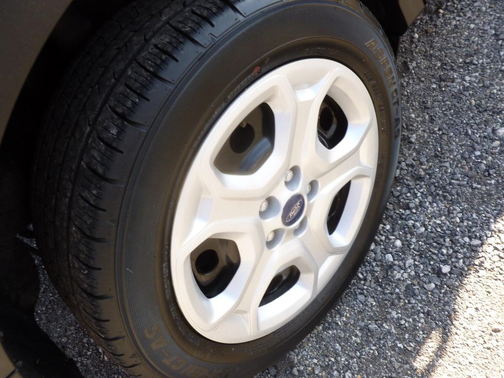 Ford Escape Vehicle Full-screen Gallery Image 24