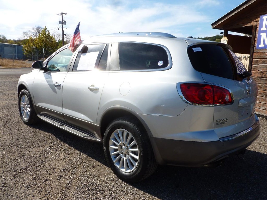 Buick Enclave Vehicle Full-screen Gallery Image 02