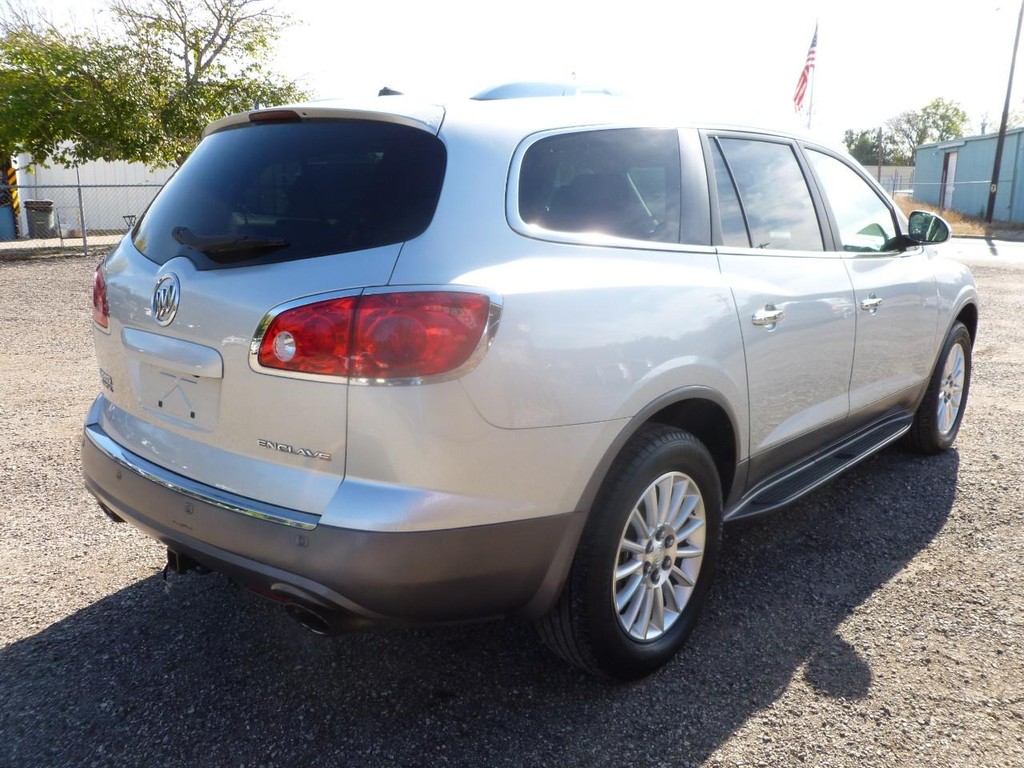 Buick Enclave Vehicle Full-screen Gallery Image 03