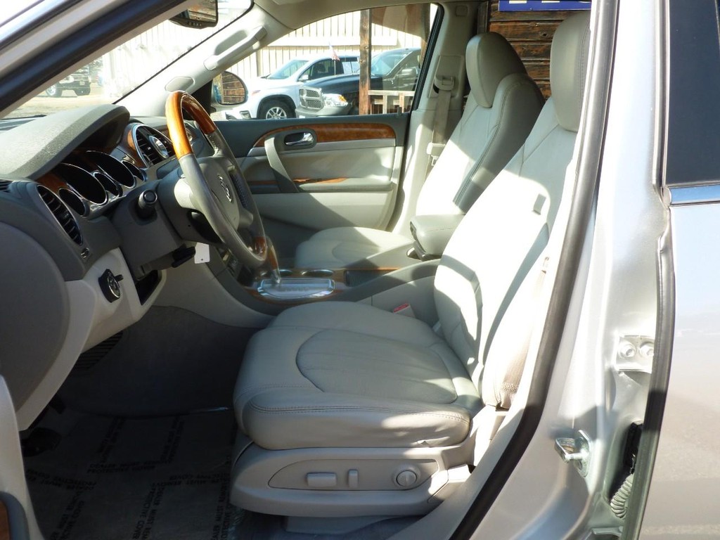 Buick Enclave Vehicle Full-screen Gallery Image 05