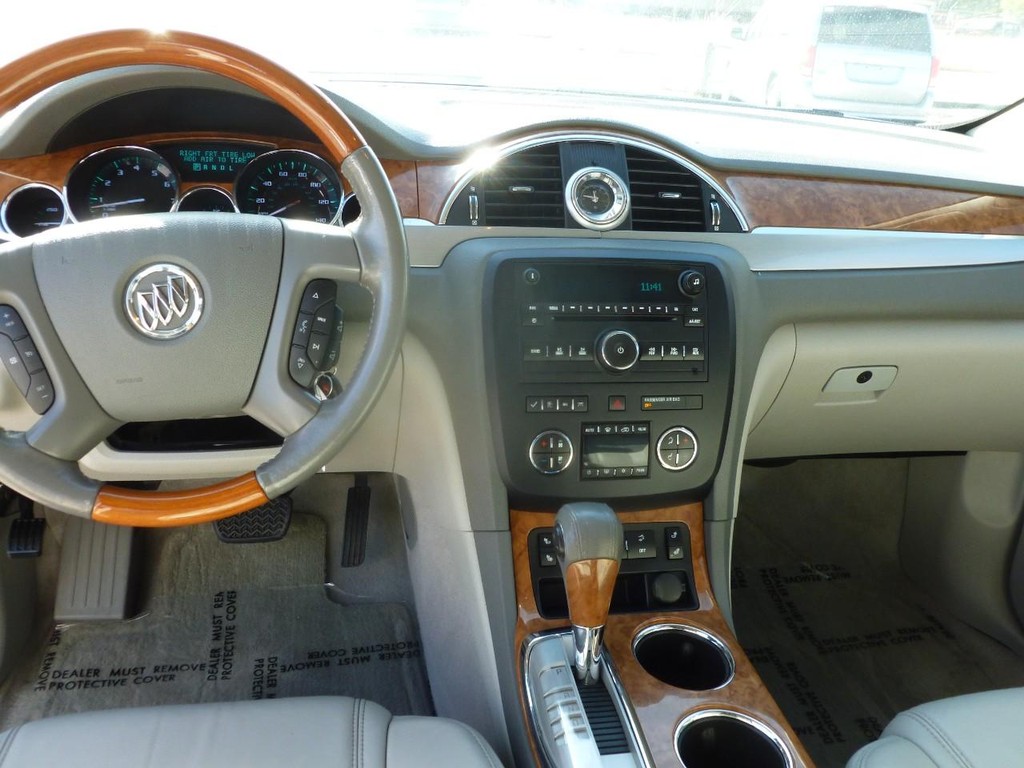 Buick Enclave Vehicle Full-screen Gallery Image 09