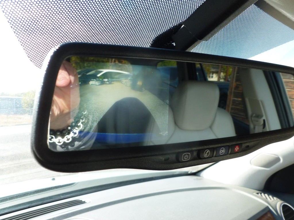 Buick Enclave Vehicle Full-screen Gallery Image 14