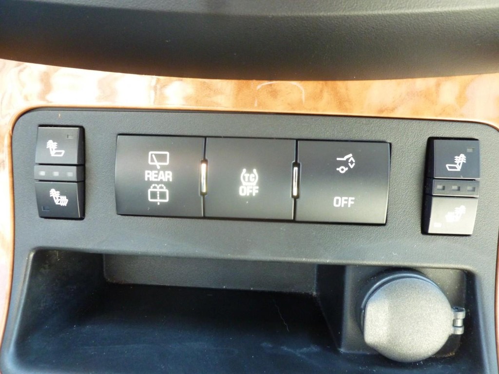 Buick Enclave Vehicle Full-screen Gallery Image 15