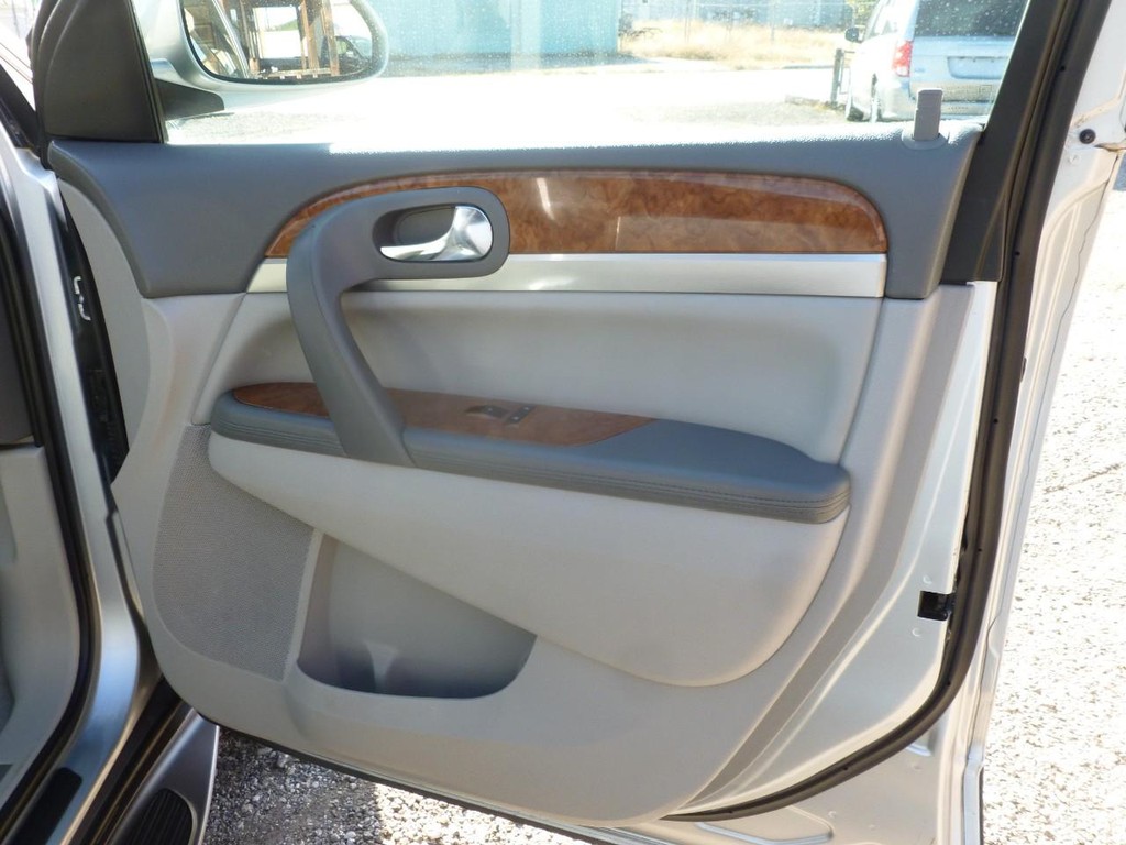 Buick Enclave Vehicle Full-screen Gallery Image 22