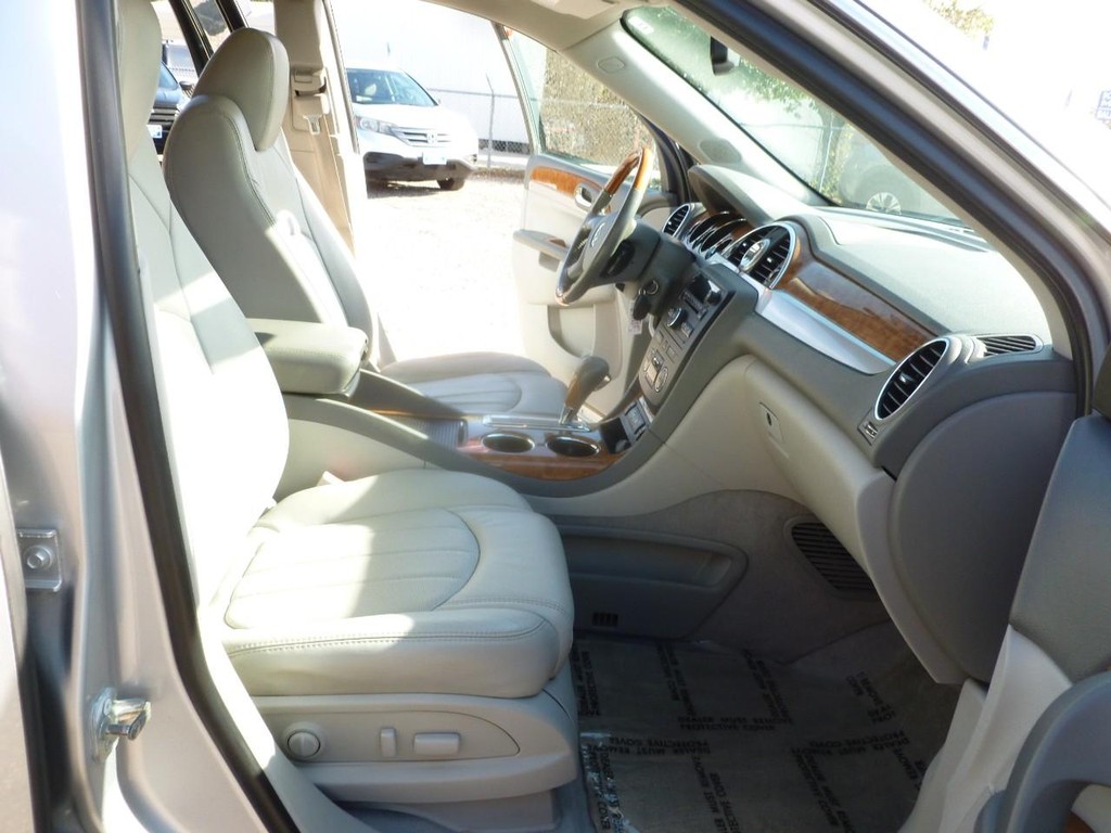 Buick Enclave Vehicle Full-screen Gallery Image 23