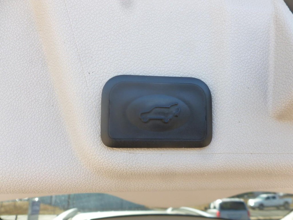 Buick Enclave Vehicle Full-screen Gallery Image 26