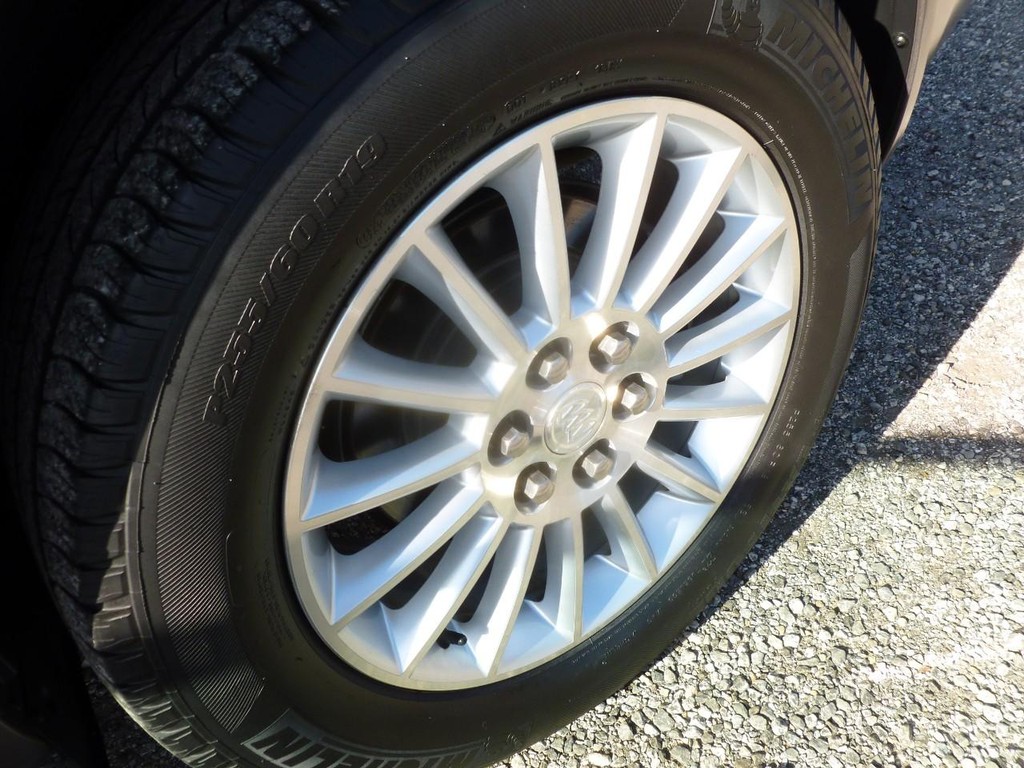 Buick Enclave Vehicle Full-screen Gallery Image 27