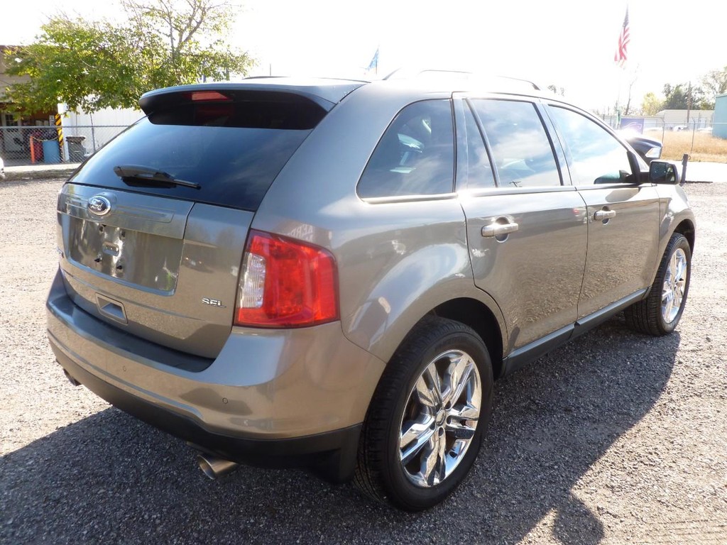 Ford Edge Vehicle Full-screen Gallery Image 03