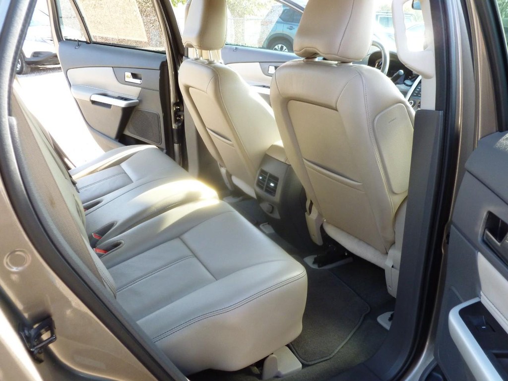 Ford Edge Vehicle Full-screen Gallery Image 21