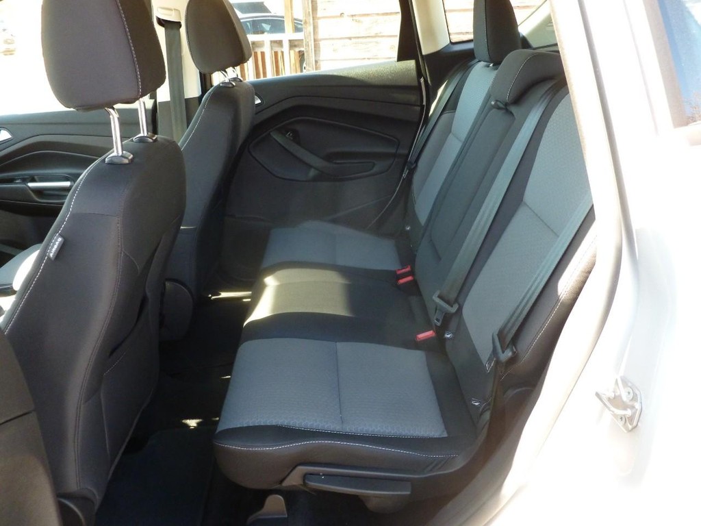 Ford C-Max Hybrid Vehicle Image 07