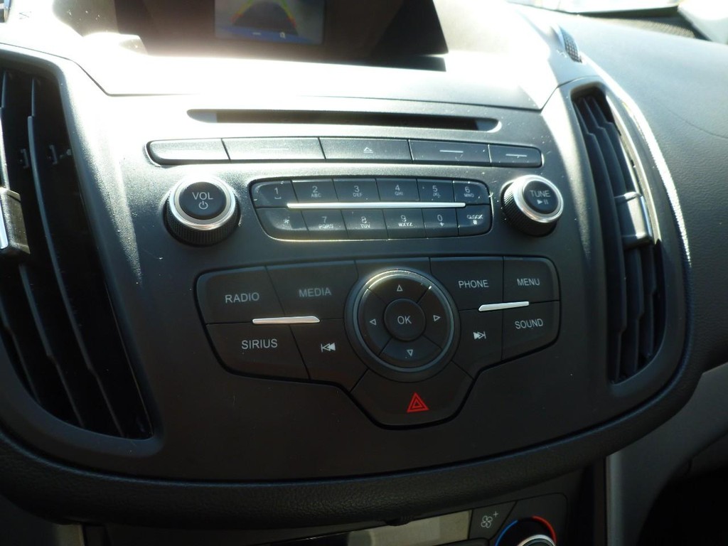 Ford C-Max Hybrid Vehicle Image 16