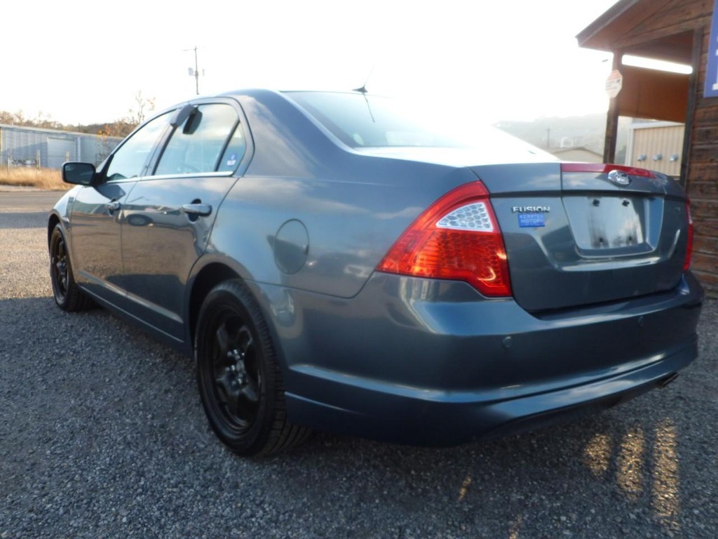 Ford Fusion Vehicle Image 02