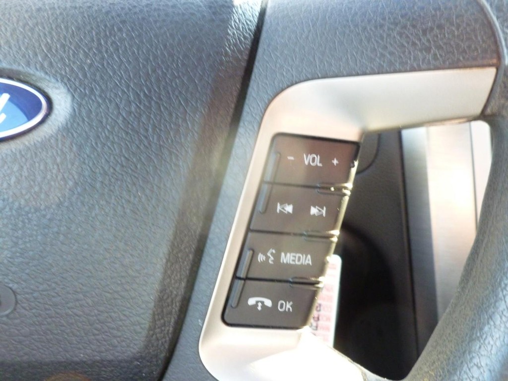 Ford Fusion Vehicle Image 12