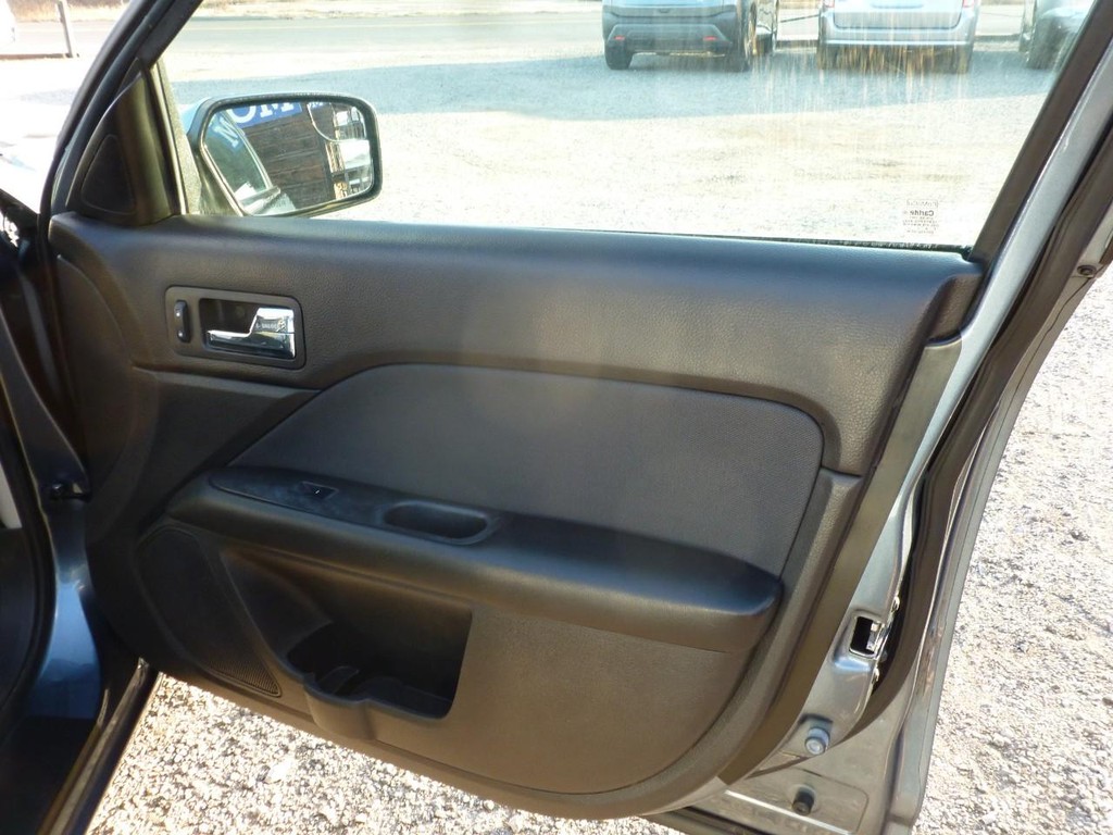 Ford Fusion Vehicle Image 19