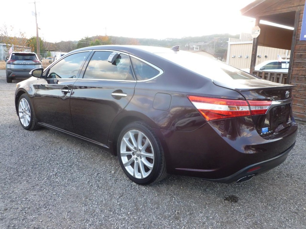 Toyota Avalon Vehicle Image 02