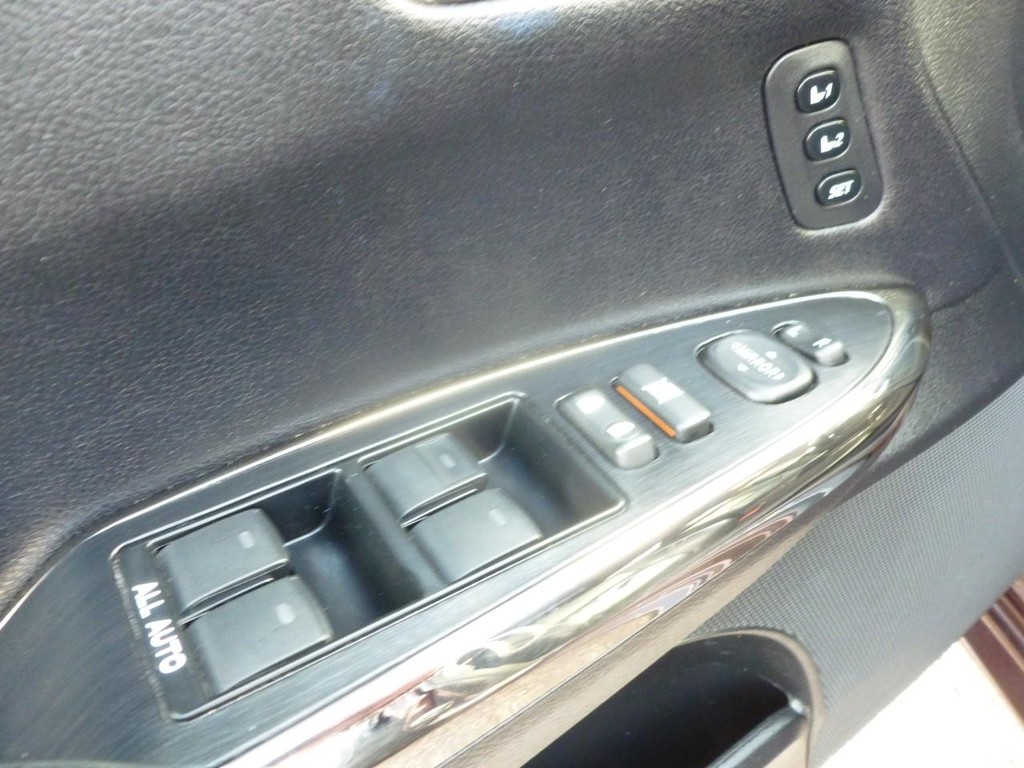 Toyota Avalon Vehicle Image 09