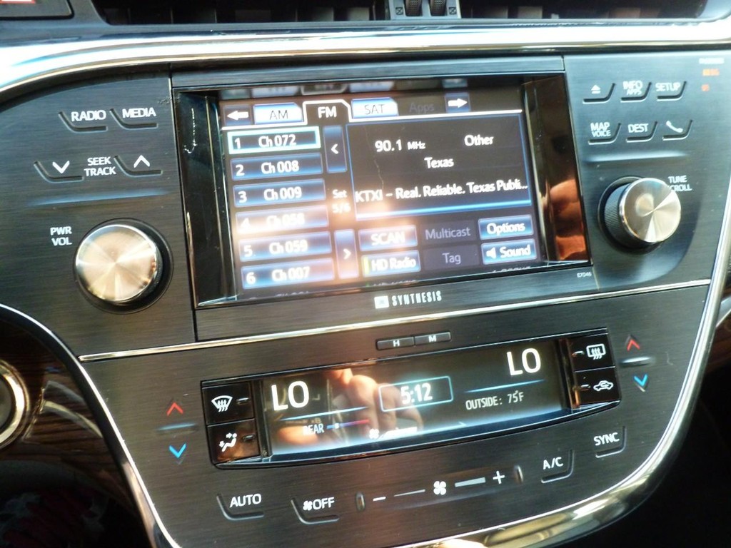 Toyota Avalon Vehicle Image 13