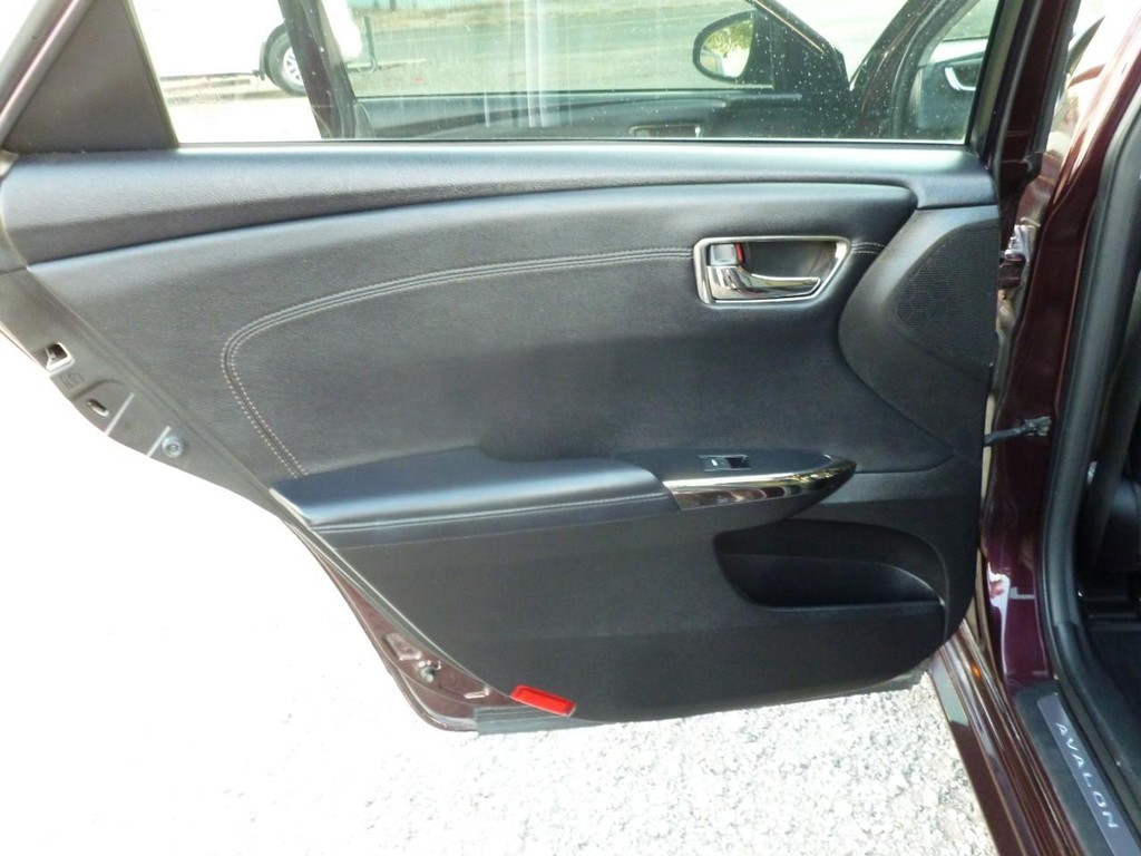 Toyota Avalon Vehicle Image 22
