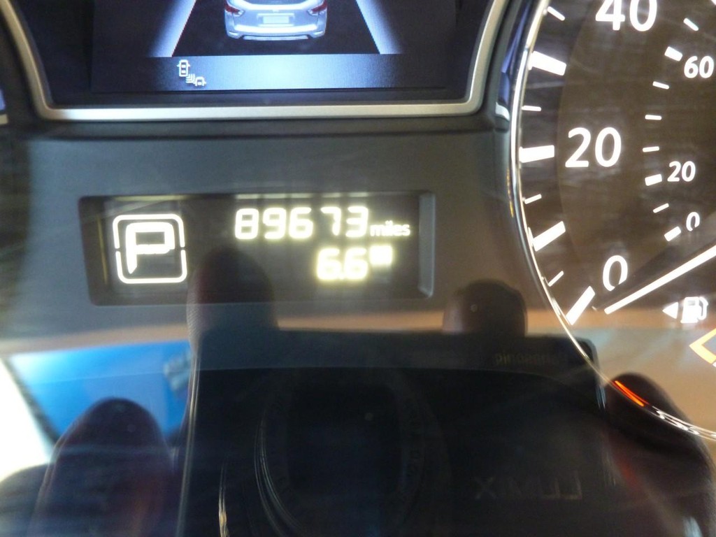 Nissan Pathfinder Vehicle Image 14