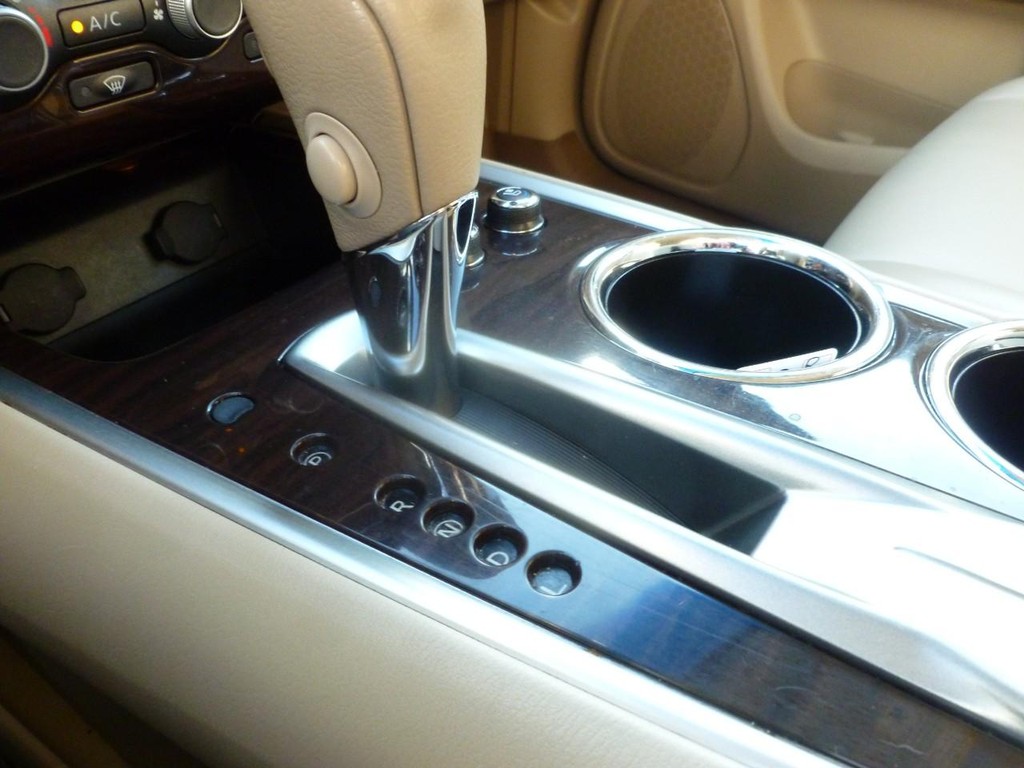 Nissan Pathfinder Vehicle Image 23