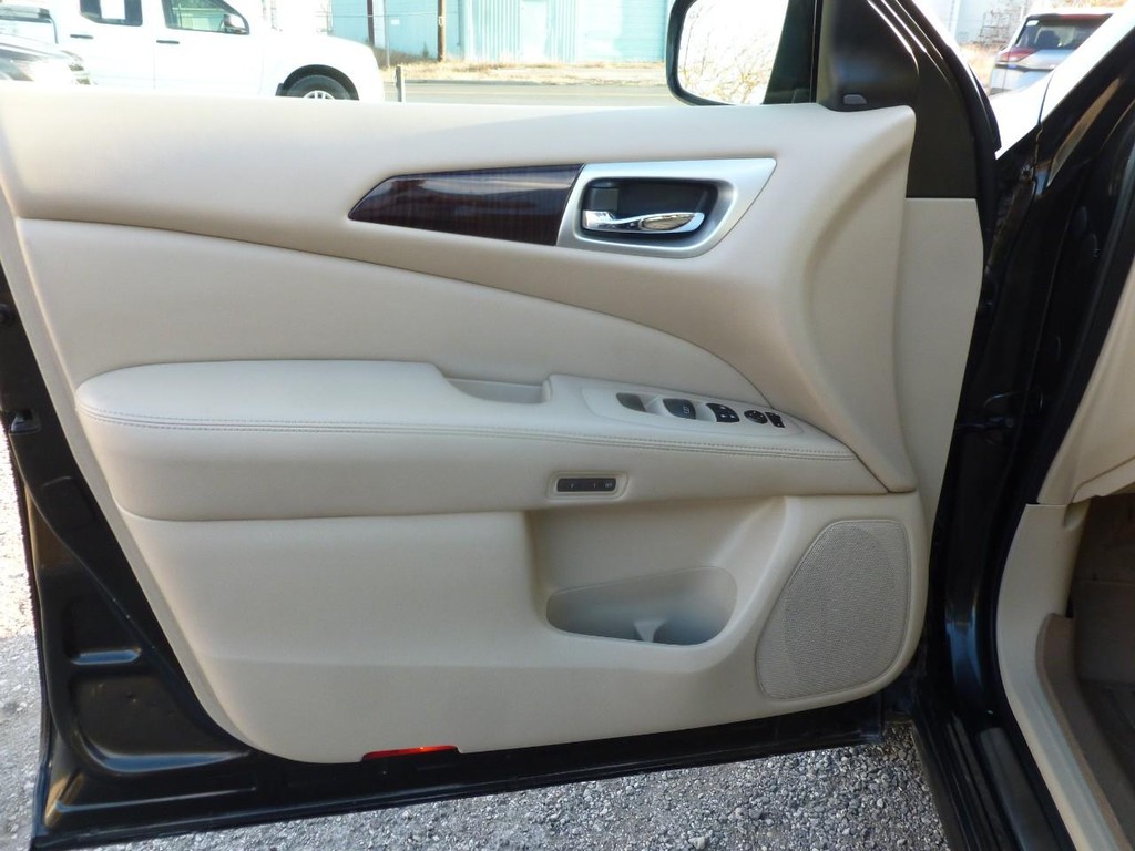 Nissan Pathfinder Vehicle Image 27