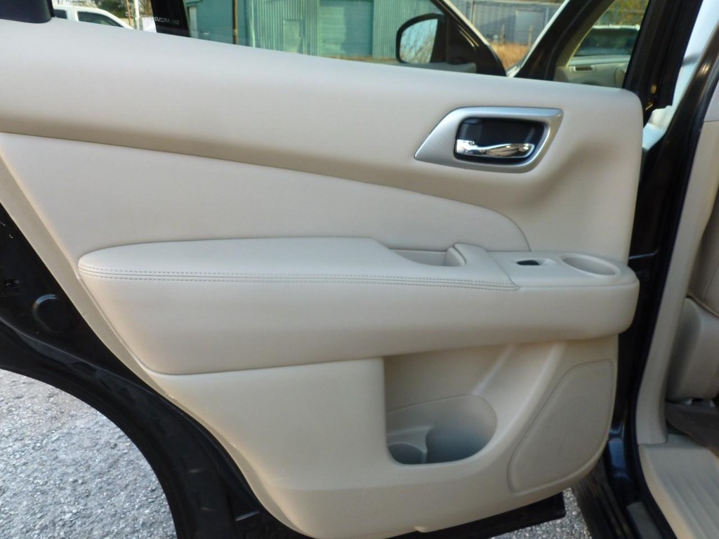 Nissan Pathfinder Vehicle Image 28