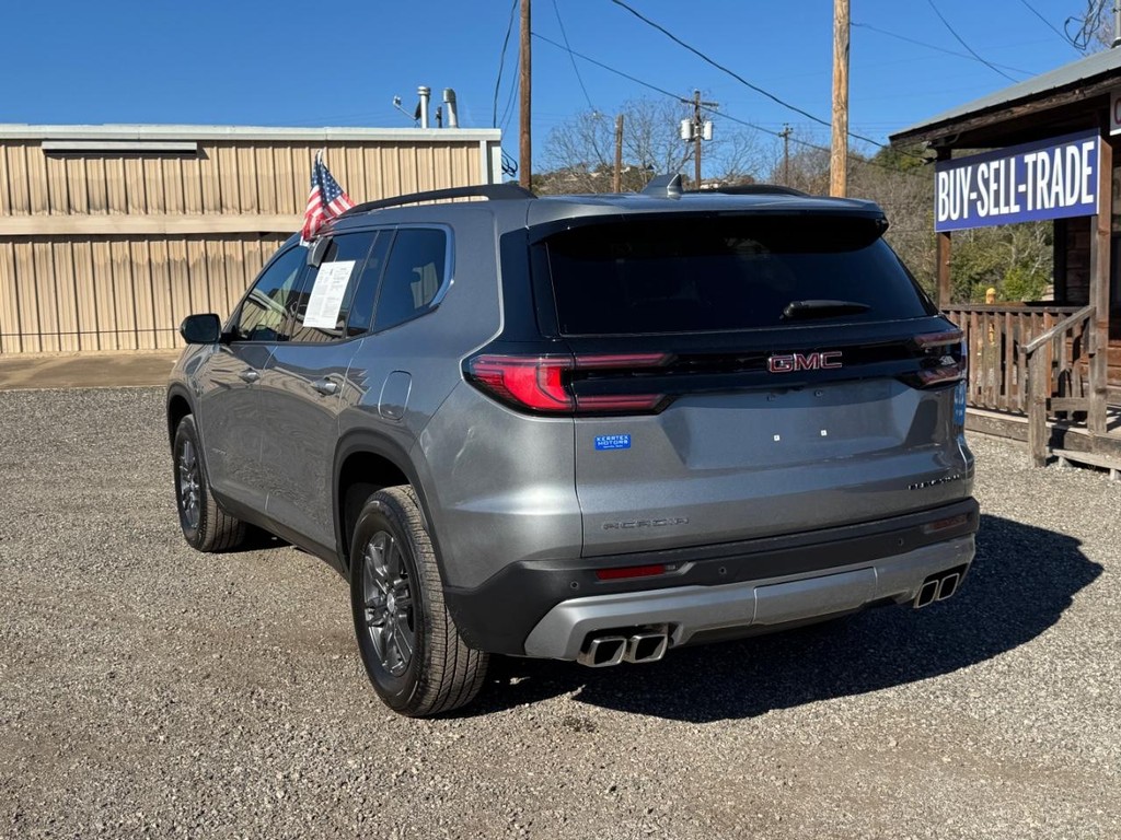 GMC Acadia Vehicle Full-screen Gallery Image 04