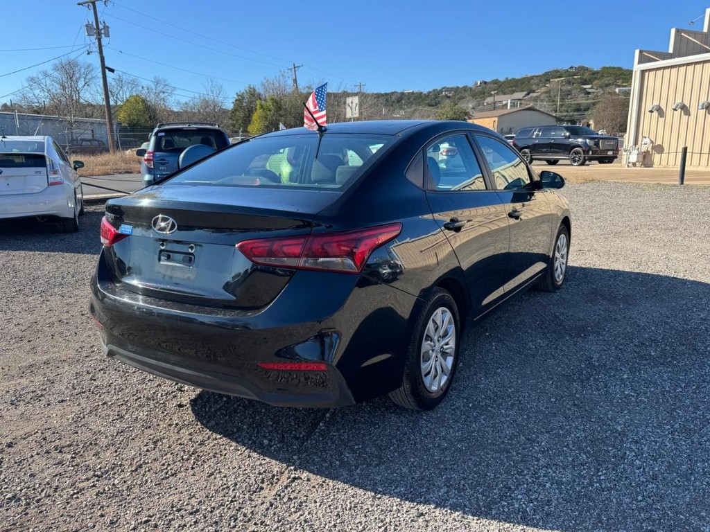 Hyundai Accent Vehicle Image 06