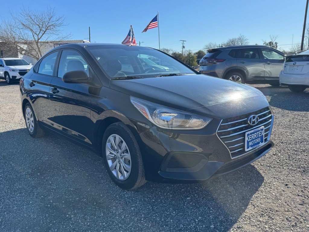 Hyundai Accent Vehicle Image 08