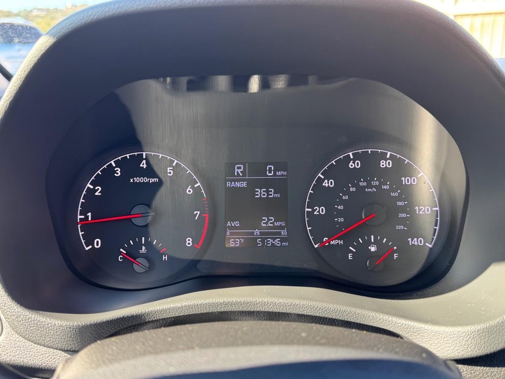 Hyundai Accent Vehicle Image 15