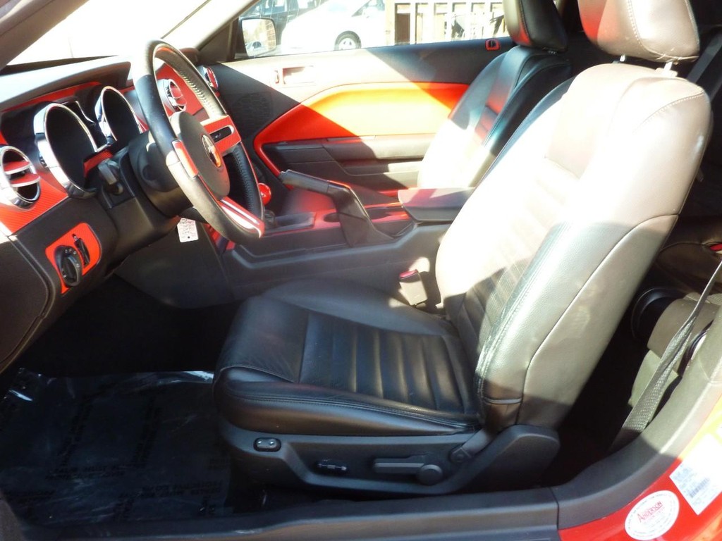 Ford Mustang Vehicle Image 06