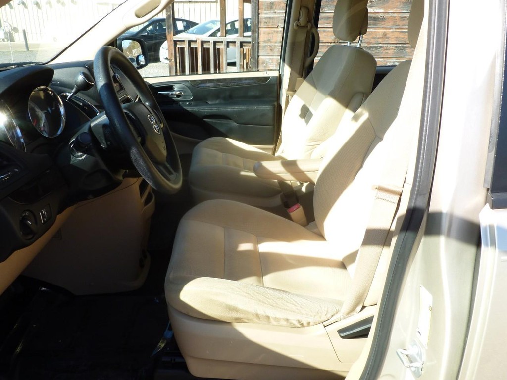 Dodge Grand Caravan Vehicle Image 07