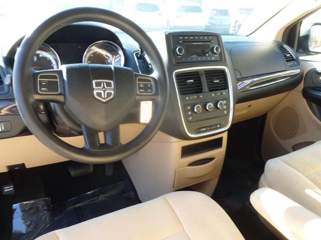 Dodge Grand Caravan Vehicle Image 10