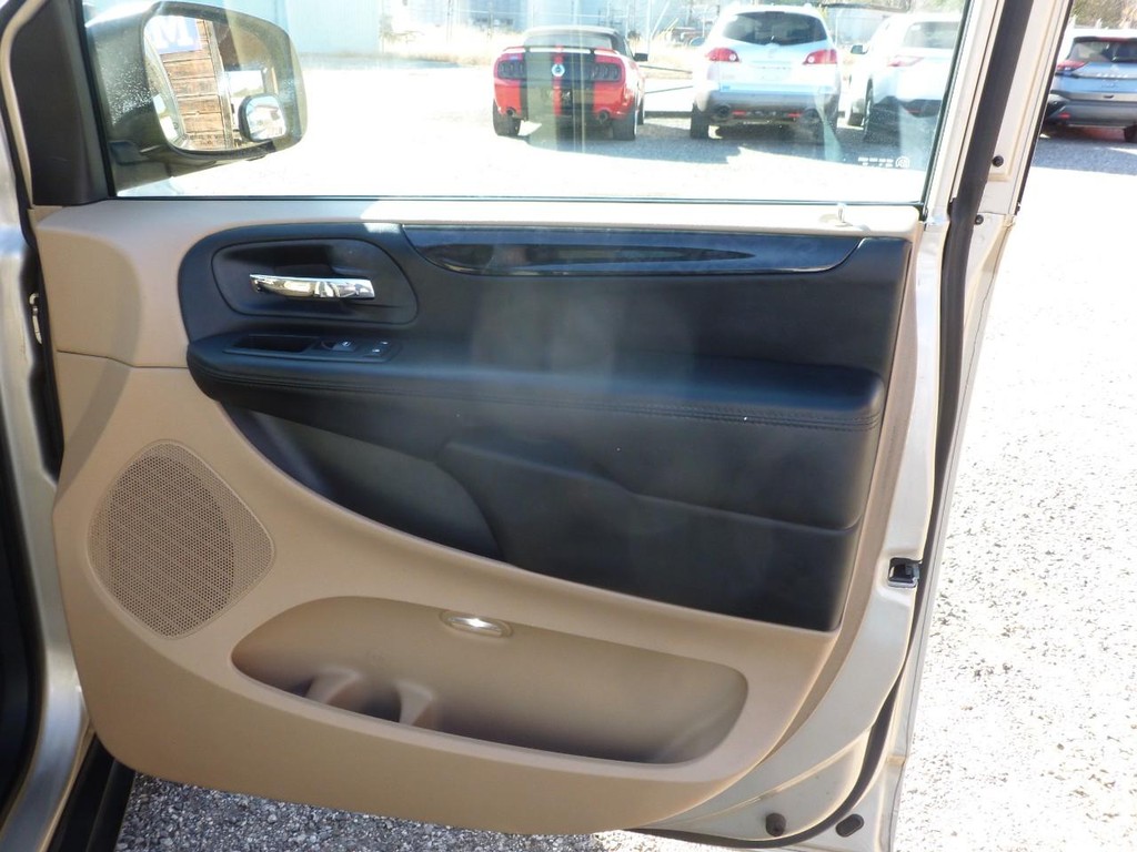 Dodge Grand Caravan Vehicle Image 19