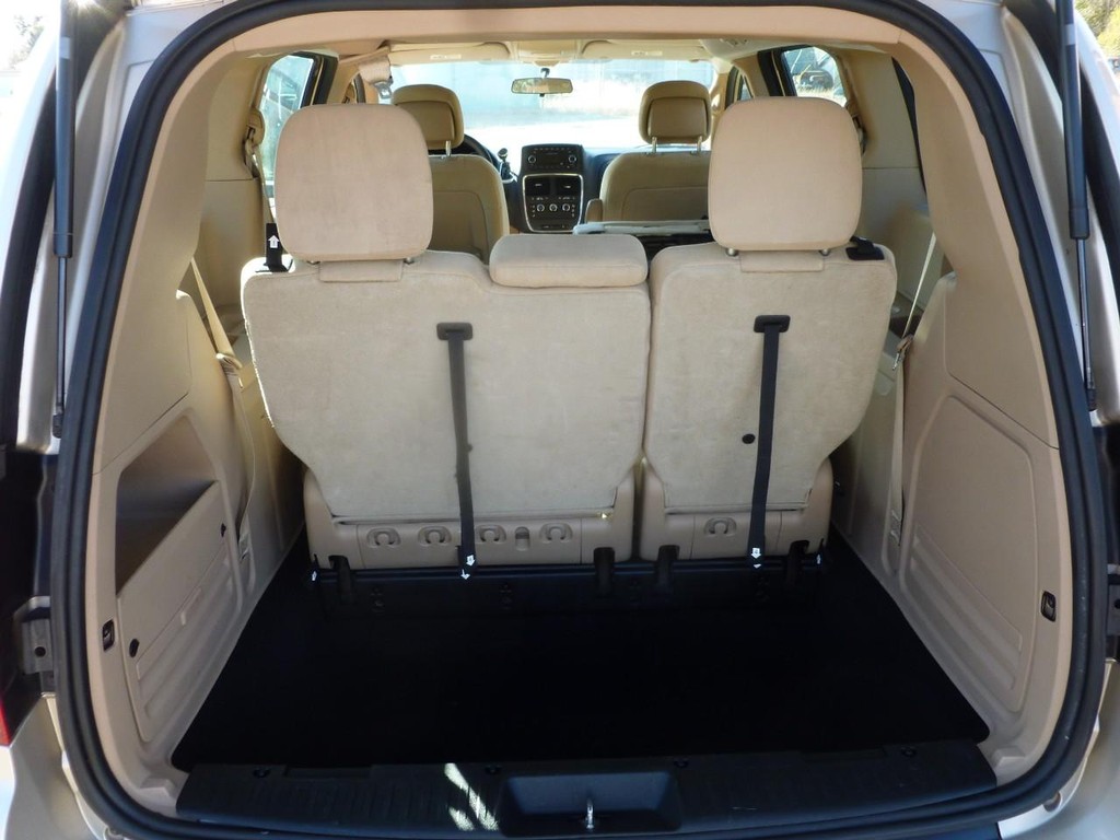 Dodge Grand Caravan Vehicle Image 23