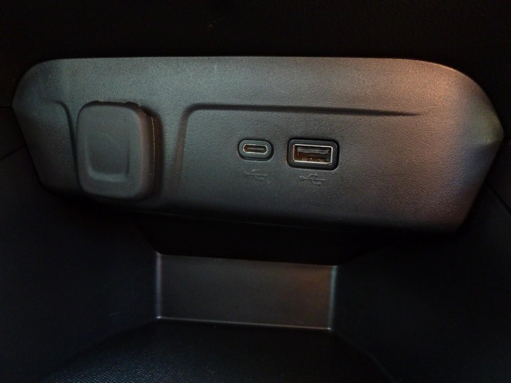 Chevrolet Trax Vehicle Image 17