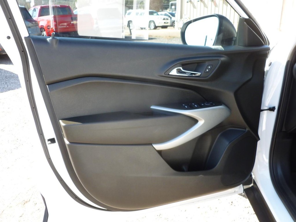 Chevrolet Trax Vehicle Image 18