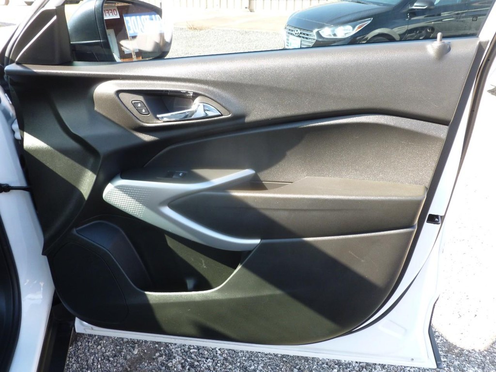 Chevrolet Trax Vehicle Image 21