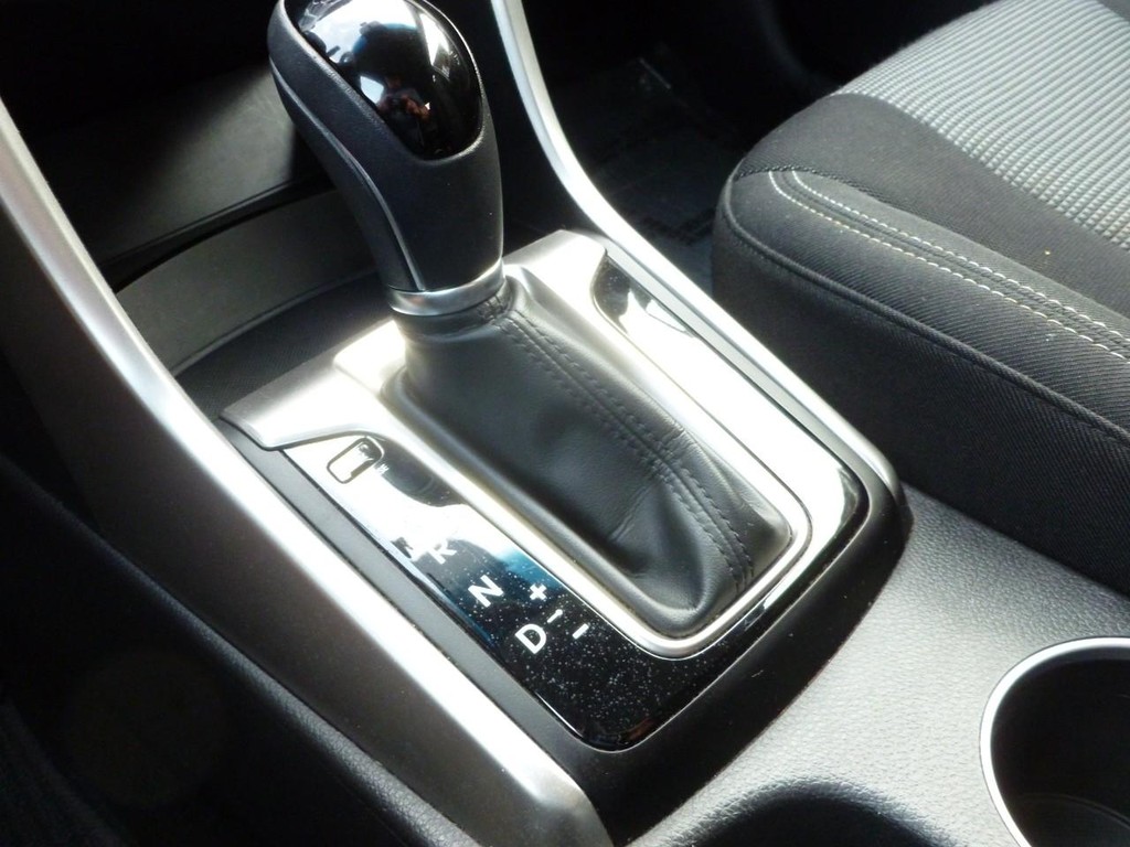 Hyundai Elantra GT Vehicle Image 15