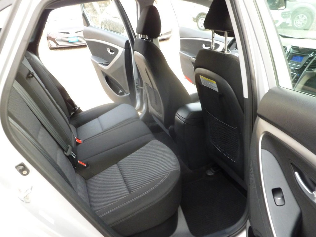 Hyundai Elantra GT Vehicle Image 22