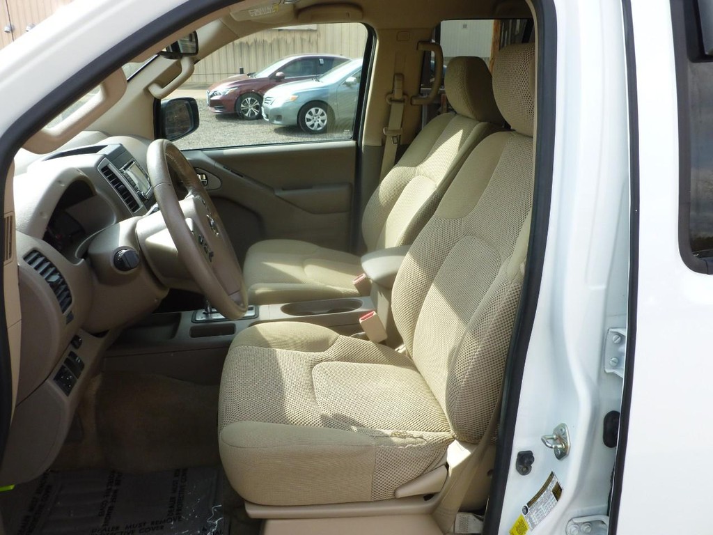 Nissan Frontier Vehicle Image 06