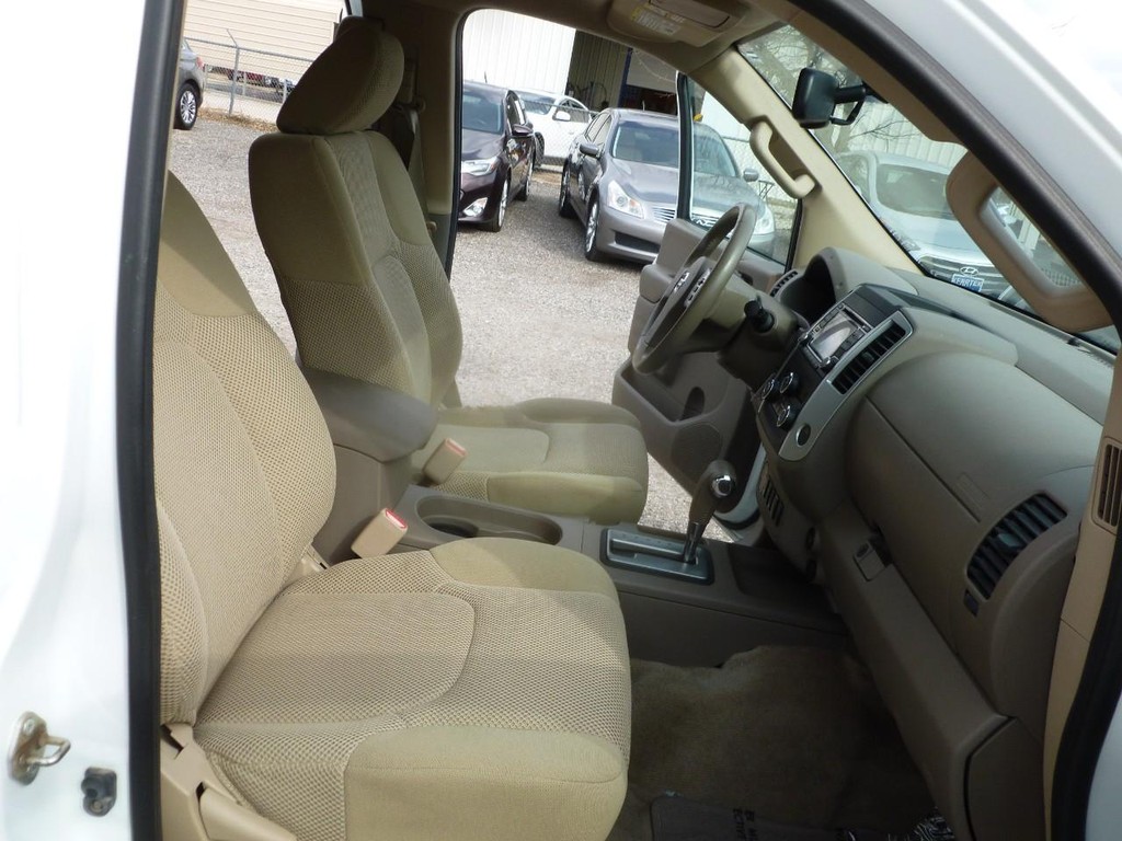 Nissan Frontier Vehicle Image 21