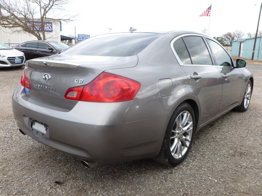 INFINITI G37 Sedan Vehicle Image 03