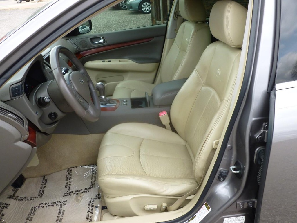 INFINITI G37 Sedan Vehicle Image 06