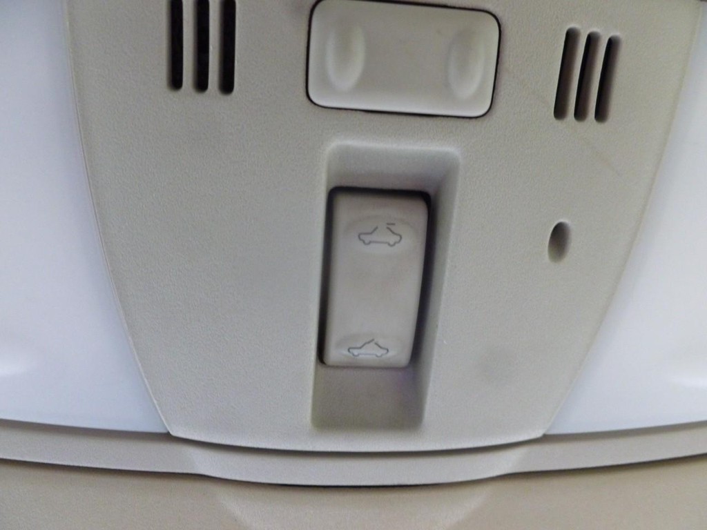 INFINITI G37 Sedan Vehicle Image 19