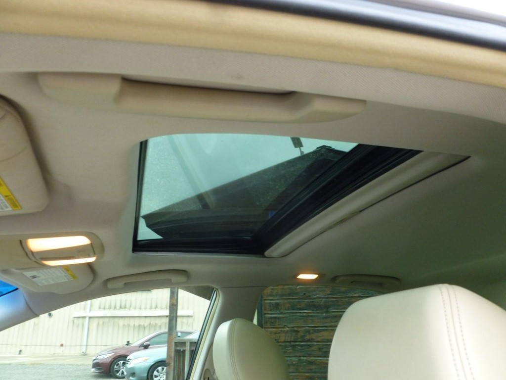 INFINITI G37 Sedan Vehicle Image 20