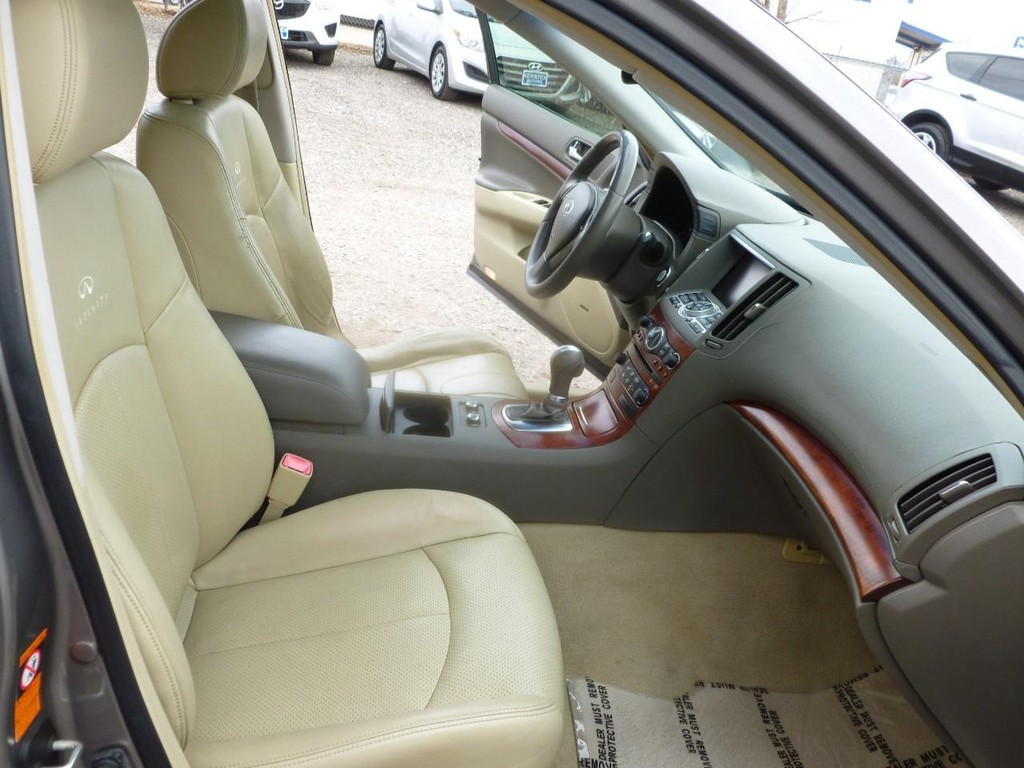 INFINITI G37 Sedan Vehicle Image 25
